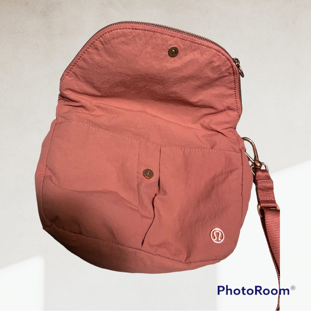 SOLD Lululemon All night festival bag - Picture 3 of 11